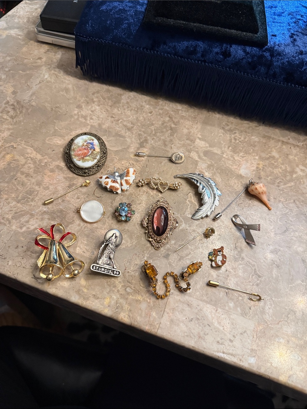Vintage lot of 17 unique silver and gold tone, brooches and pens from 1950s-80s